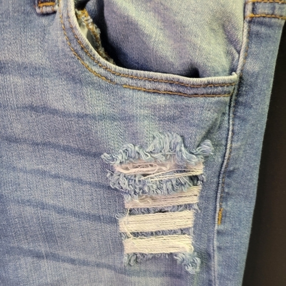 Fashion Nova Juniors Flare Leg Distressed Denim Jeans sz 15 NWT - Picture 6 of 11